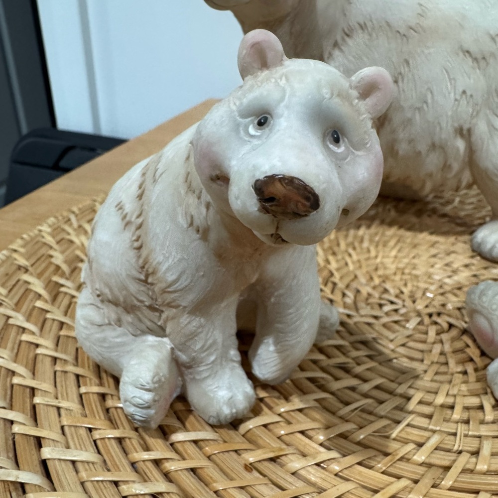 Polar Bear Family Figurines - VTG - Picture 3 of 15